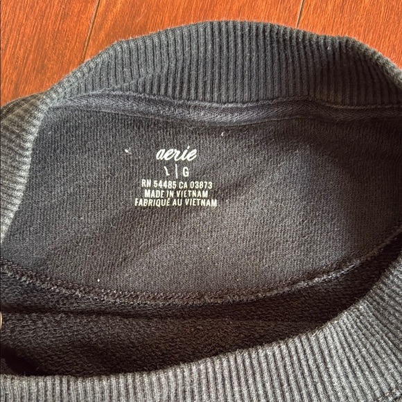 Aerie Black Crewneck Sweatshirt - Picture 2 of 2